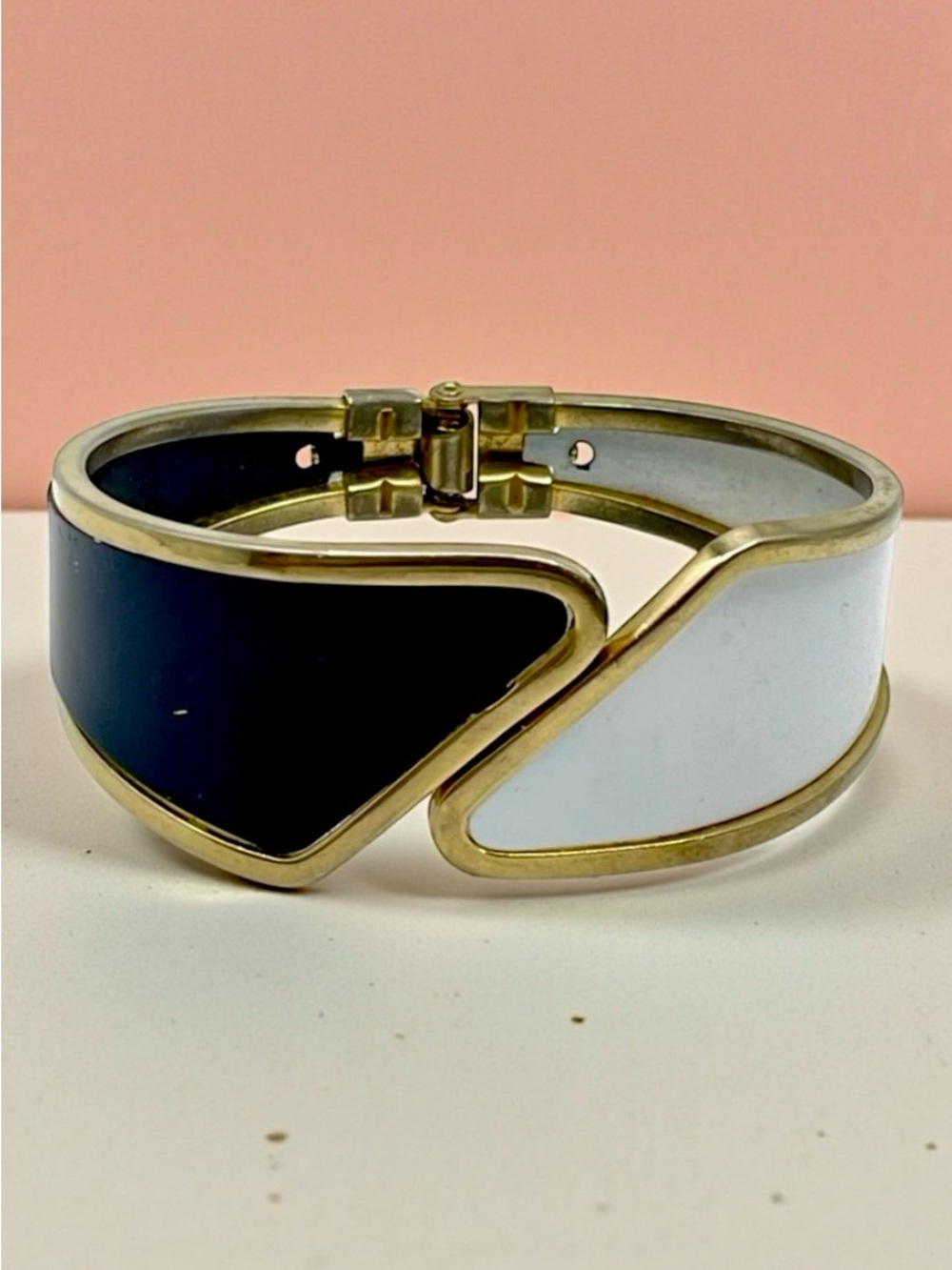 Chic Vintage Black and White Enamel Bypass Clamper Hinged Bracelet Statement